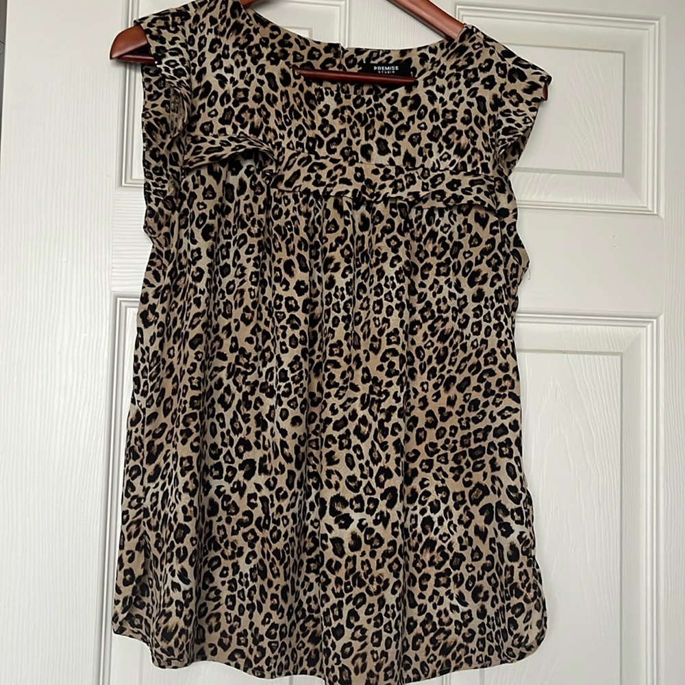 PREMISE STUDIO | Leopard Ruffle Sleeveless Blouse Sz M